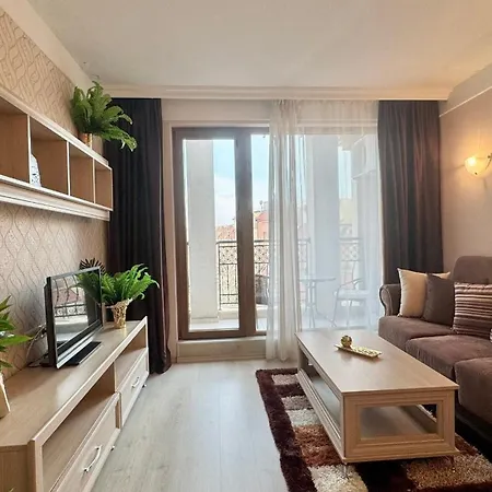 Bratanov Harmony 3 Jungle Apartment *